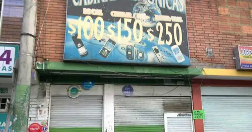 CABINAS TELEFONICAS EN LA CARRERA 103A CON CALLE 20 CABINAS TELEFONICAS EN LA CARRERA 103A CON CALLE 20